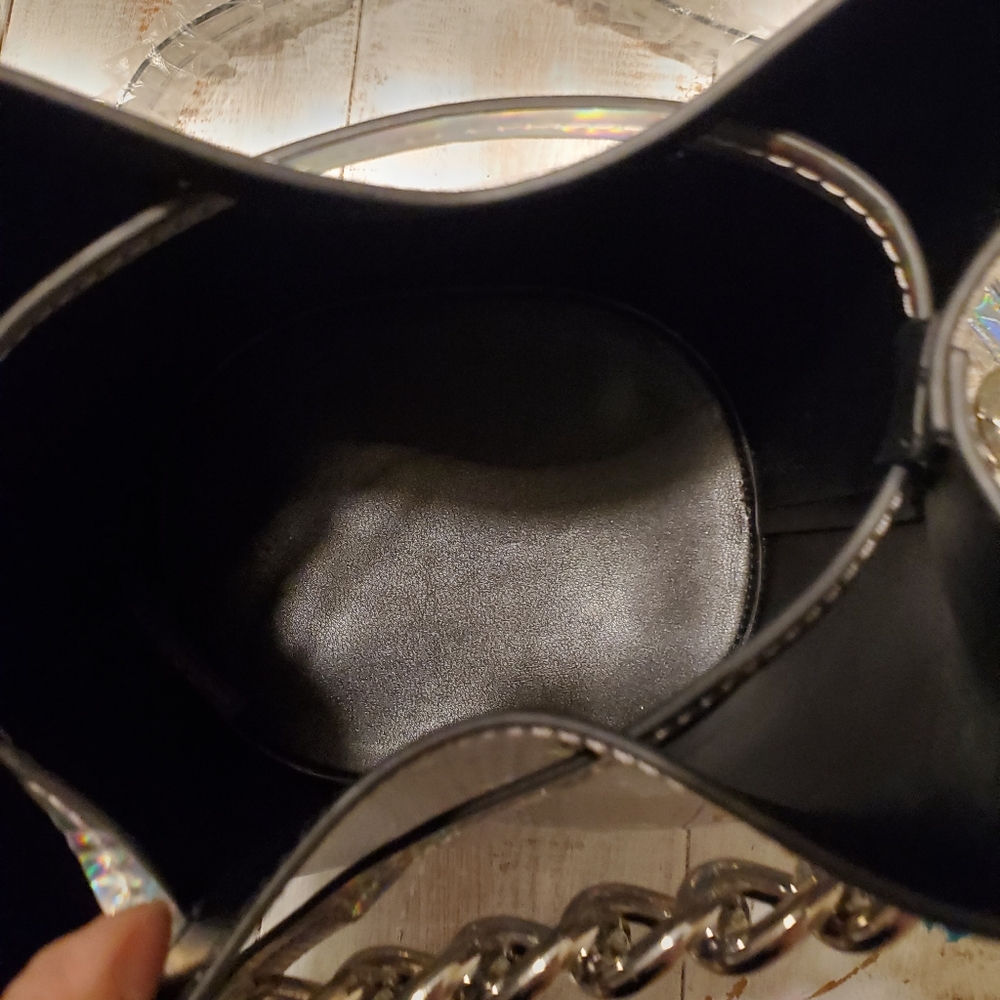 Kendall & kylie Holographic Bucket Bag - Picture 5 of 15